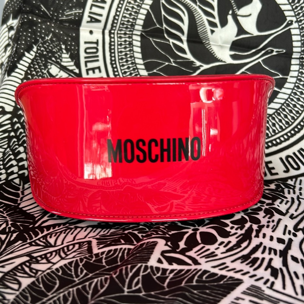 Moschino Glasses Holder